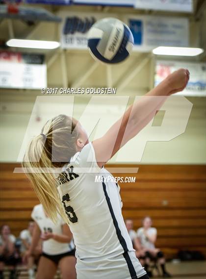 Thumbnail 3 in Oak Park @ Camarillo photogallery.