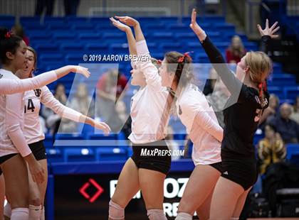 Thumbnail 2 in Jonesboro vs. Greenwood (AAA 5A Semifinal) photogallery.