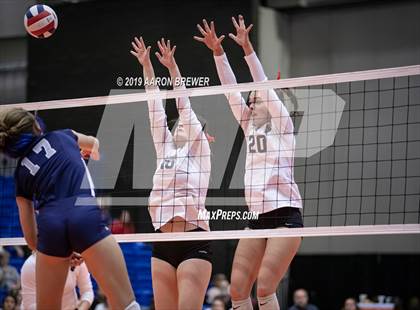 Thumbnail 2 in Jonesboro vs. Greenwood (AAA 5A Semifinal) photogallery.
