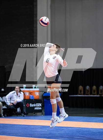 Thumbnail 3 in Jonesboro vs. Greenwood (AAA 5A Semifinal) photogallery.