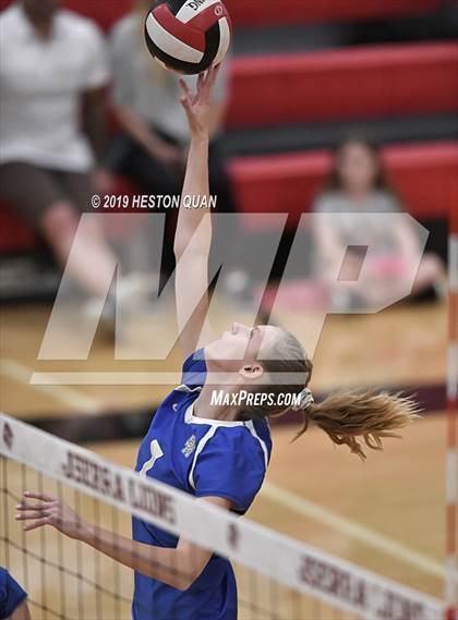 Thumbnail 2 in Santa Margarita @ JSerra Catholic photogallery.
