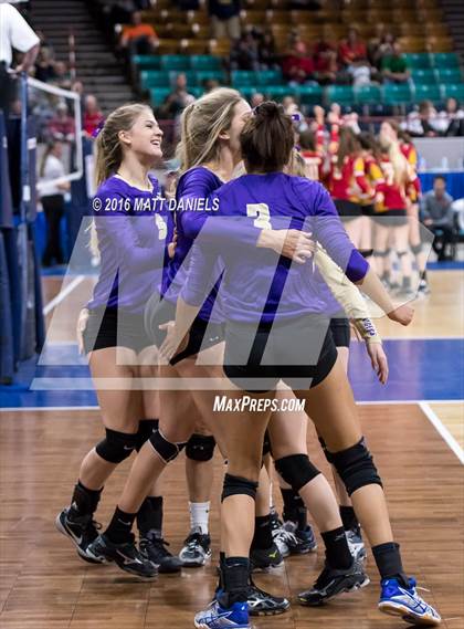 Thumbnail 3 in Eagle Valley vs. Holy Family (CHSAA 4A Playoff) photogallery.