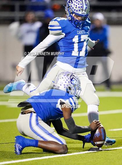 Thumbnail 1 in Connally vs. Spring Hill (UIL Area 4A Region II Playoff) photogallery.