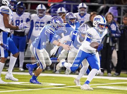 Thumbnail 1 in Connally vs. Spring Hill (UIL Area 4A Region II Playoff) photogallery.