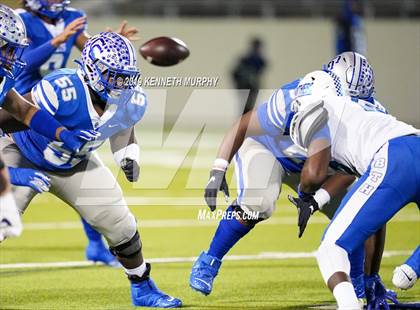 Thumbnail 3 in Connally vs. Spring Hill (UIL Area 4A Region II Playoff) photogallery.