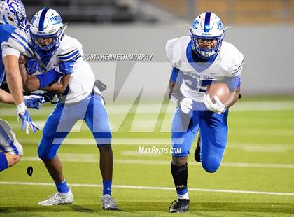 Thumbnail 1 in Connally vs. Spring Hill (UIL Area 4A Region II Playoff) photogallery.