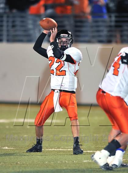 Thumbnail 1 in Gunter vs. Nocona (UIL 2A Division 2 Semifinal Playoff) photogallery.