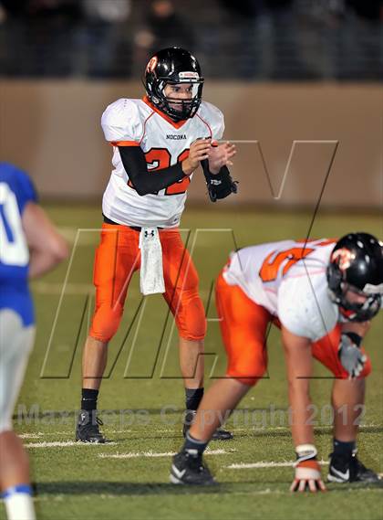 Thumbnail 3 in Gunter vs. Nocona (UIL 2A Division 2 Semifinal Playoff) photogallery.