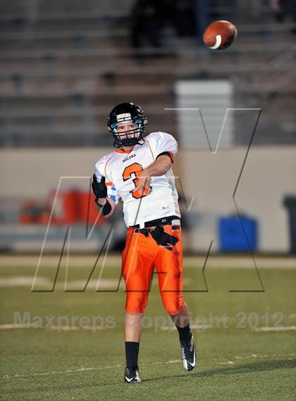Thumbnail 2 in Gunter vs. Nocona (UIL 2A Division 2 Semifinal Playoff) photogallery.