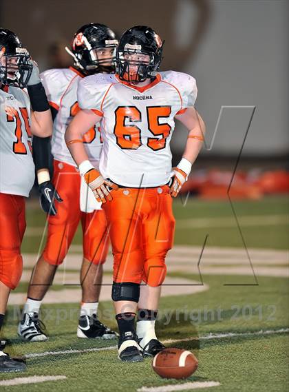 Thumbnail 2 in Gunter vs. Nocona (UIL 2A Division 2 Semifinal Playoff) photogallery.
