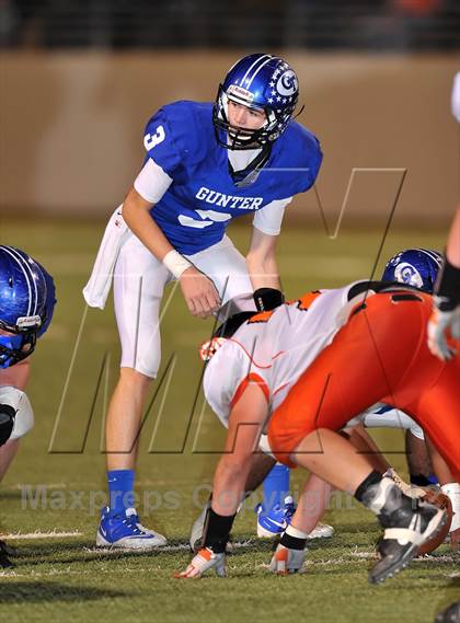 Thumbnail 1 in Gunter vs. Nocona (UIL 2A Division 2 Semifinal Playoff) photogallery.
