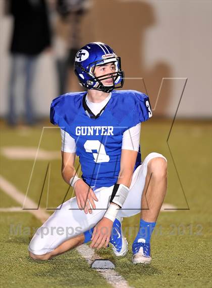 Thumbnail 2 in Gunter vs. Nocona (UIL 2A Division 2 Semifinal Playoff) photogallery.
