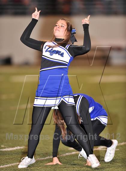 Thumbnail 2 in Gunter vs. Nocona (UIL 2A Division 2 Semifinal Playoff) photogallery.