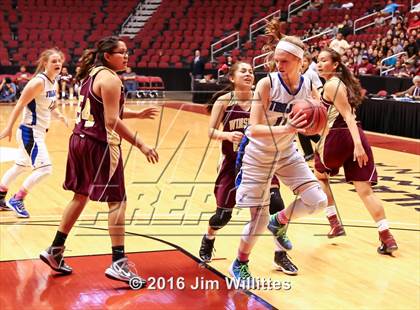 Thumbnail 3 in Valley Christian vs. Winslow  (AIA D3 Quarterfinal) photogallery.