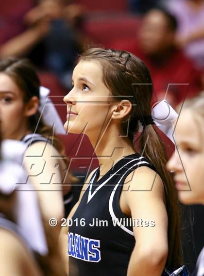 Thumbnail 2 in Valley Christian vs. Winslow  (AIA D3 Quarterfinal) photogallery.