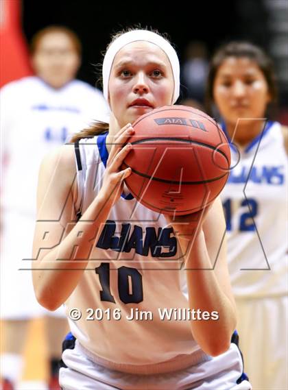 Thumbnail 2 in Valley Christian vs. Winslow  (AIA D3 Quarterfinal) photogallery.