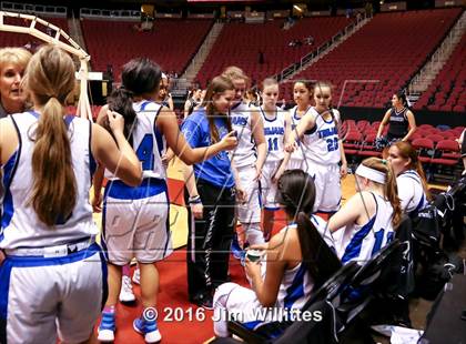 Thumbnail 3 in Valley Christian vs. Winslow  (AIA D3 Quarterfinal) photogallery.