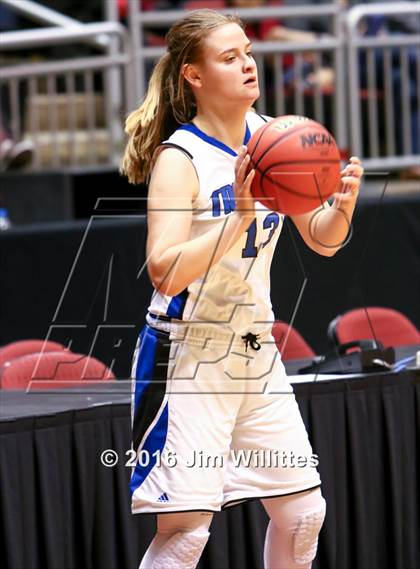 Thumbnail 2 in Valley Christian vs. Winslow  (AIA D3 Quarterfinal) photogallery.