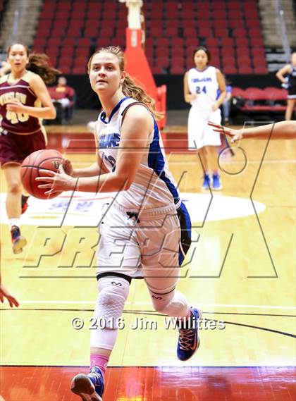 Thumbnail 2 in Valley Christian vs. Winslow  (AIA D3 Quarterfinal) photogallery.