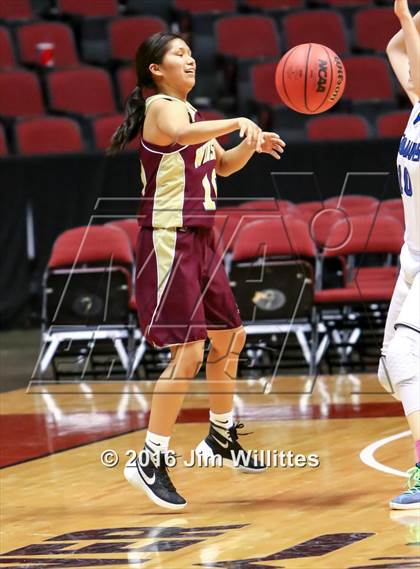 Thumbnail 3 in Valley Christian vs. Winslow  (AIA D3 Quarterfinal) photogallery.