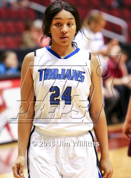 Thumbnail 3 in Valley Christian vs. Winslow  (AIA D3 Quarterfinal) photogallery.
