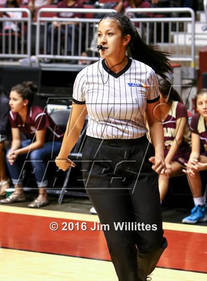 Thumbnail 2 in Valley Christian vs. Winslow  (AIA D3 Quarterfinal) photogallery.