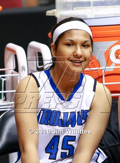 Thumbnail 3 in Valley Christian vs. Winslow  (AIA D3 Quarterfinal) photogallery.