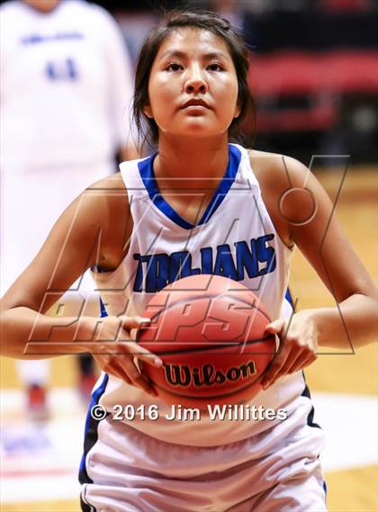 Thumbnail 1 in Valley Christian vs. Winslow  (AIA D3 Quarterfinal) photogallery.