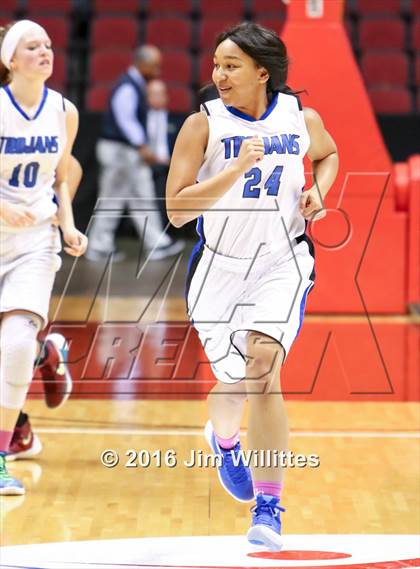 Thumbnail 3 in Valley Christian vs. Winslow  (AIA D3 Quarterfinal) photogallery.