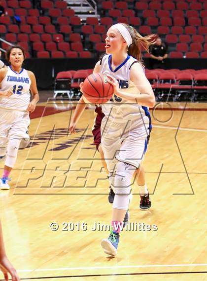 Thumbnail 2 in Valley Christian vs. Winslow  (AIA D3 Quarterfinal) photogallery.