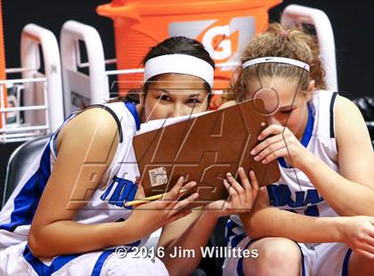 Thumbnail 1 in Valley Christian vs. Winslow  (AIA D3 Quarterfinal) photogallery.