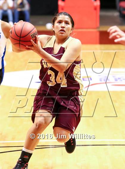 Thumbnail 3 in Valley Christian vs. Winslow  (AIA D3 Quarterfinal) photogallery.