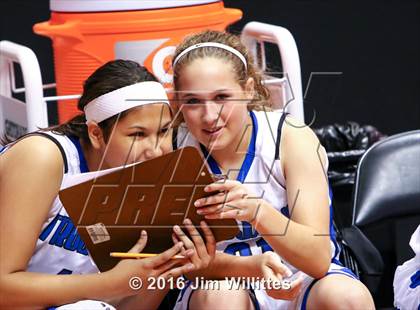 Thumbnail 3 in Valley Christian vs. Winslow  (AIA D3 Quarterfinal) photogallery.