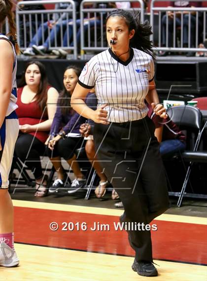 Thumbnail 1 in Valley Christian vs. Winslow  (AIA D3 Quarterfinal) photogallery.