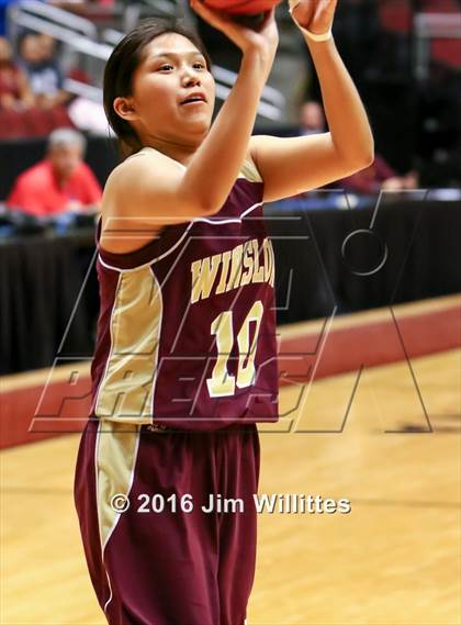Thumbnail 3 in Valley Christian vs. Winslow  (AIA D3 Quarterfinal) photogallery.