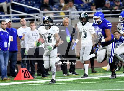 Thumbnail 3 in Catholic Central vs. Cass Tech (MHSAA Division 1 Final) photogallery.