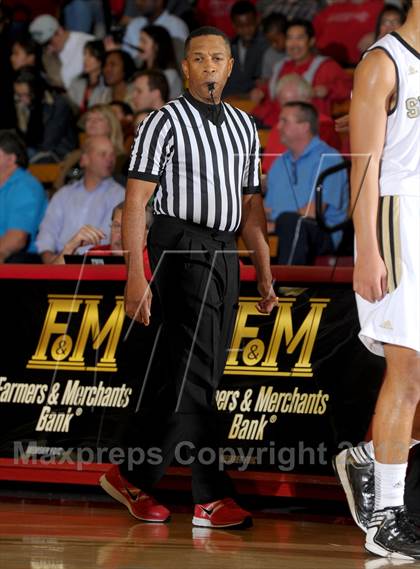 Thumbnail 2 in Brethren Christian vs. Servite (Nike Extravaganza) photogallery.