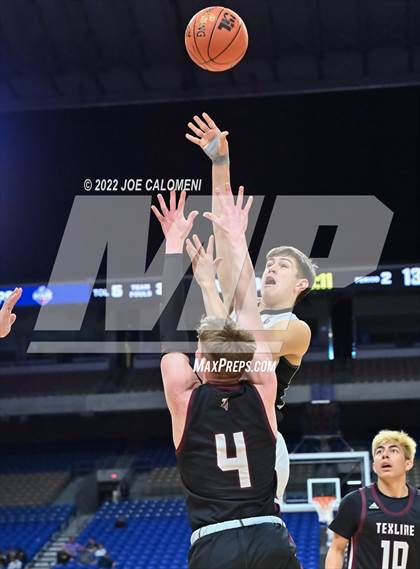 Thumbnail 1 in Graford vs Texline (UIL 1A State Final) photogallery.
