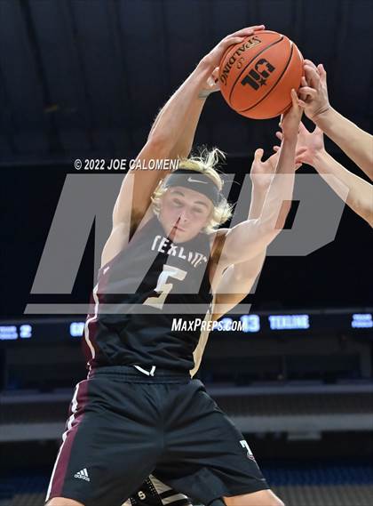 Thumbnail 3 in Graford vs Texline (UIL 1A State Final) photogallery.