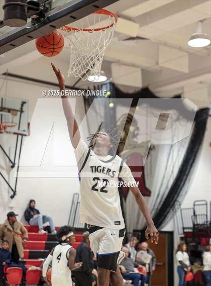 Thumbnail 1 in Hempstead vs Sewanhaka (Hoops for Hope Tournament) photogallery.