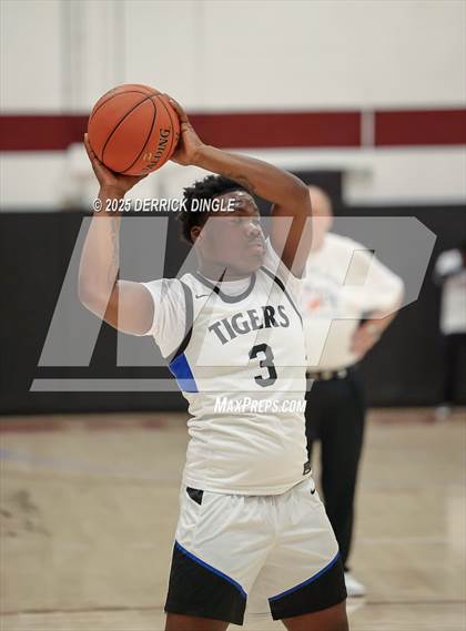 Thumbnail 1 in Hempstead vs Sewanhaka (Hoops for Hope Tournament) photogallery.