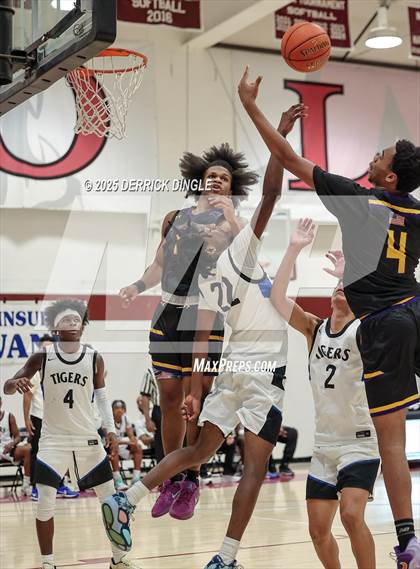 Thumbnail 3 in Hempstead vs Sewanhaka (Hoops for Hope Tournament) photogallery.