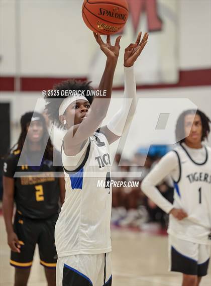Thumbnail 2 in Hempstead vs Sewanhaka (Hoops for Hope Tournament) photogallery.