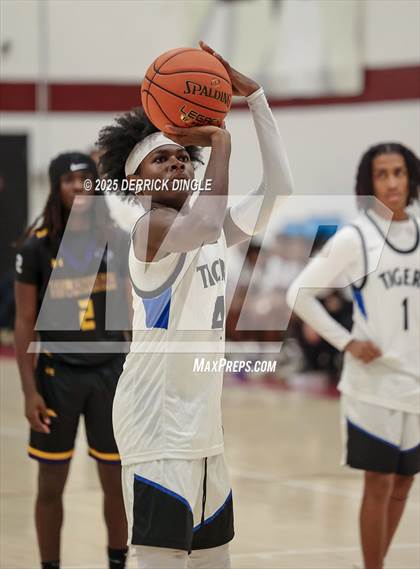 Thumbnail 3 in Hempstead vs Sewanhaka (Hoops for Hope Tournament) photogallery.