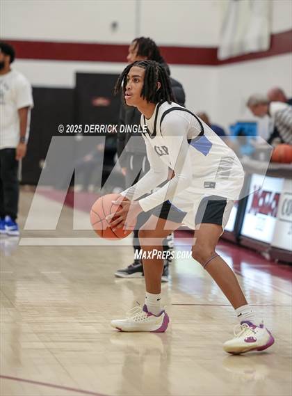 Thumbnail 1 in Hempstead vs Sewanhaka (Hoops for Hope Tournament) photogallery.