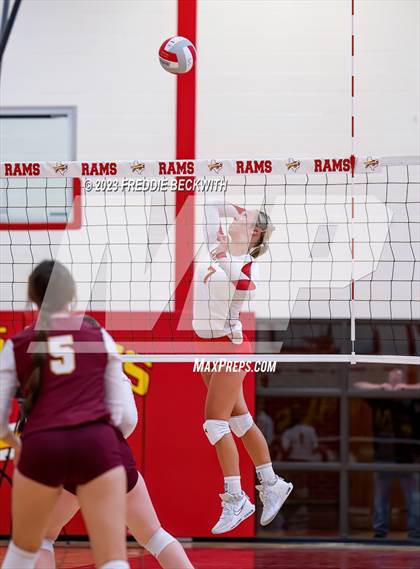 Thumbnail 1 in Collinsville @ S & S Consolidated photogallery.