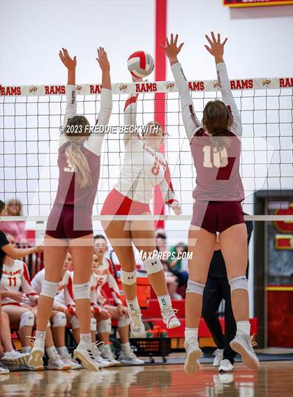 Thumbnail 1 in Collinsville @ S & S Consolidated photogallery.