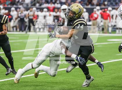 Thumbnail 3 in Manvel vs. Nederland (UIL 5A D1 Quarterfinal) photogallery.