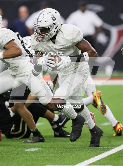 Thumbnail 1 in Manvel vs. Nederland (UIL 5A D1 Quarterfinal) photogallery.
