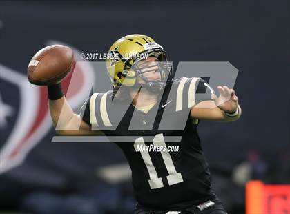Thumbnail 3 in Manvel vs. Nederland (UIL 5A D1 Quarterfinal) photogallery.